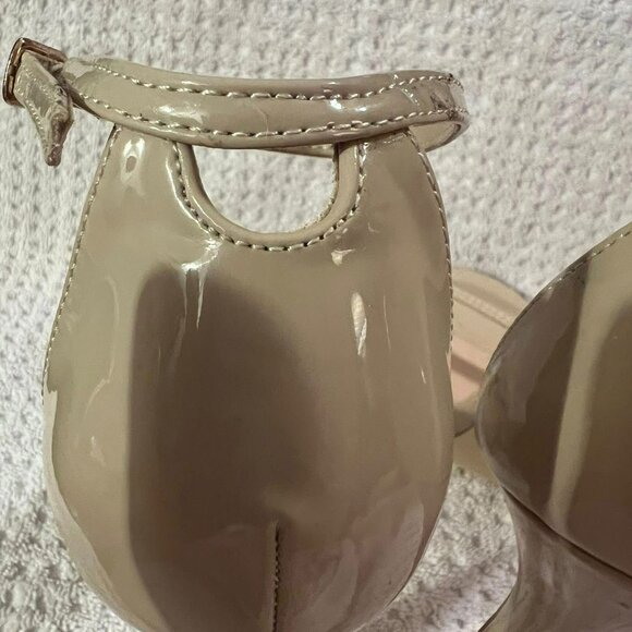 Size 8.5 - ShoeDazzle - Nude High Stiletto Heels with Ankle Strap - Picture 3 of 7